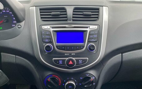 Hyundai Solaris II рестайлинг, 2013 год, 680 000 рублей, 15 фотография