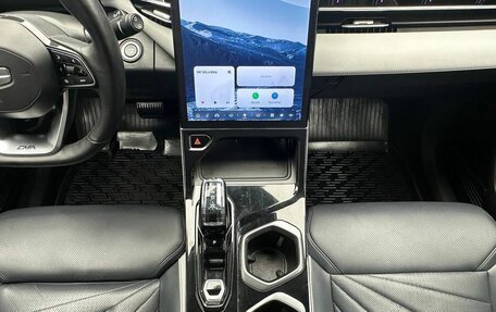Geely Atlas, 2024 год, 2 752 000 рублей, 18 фотография