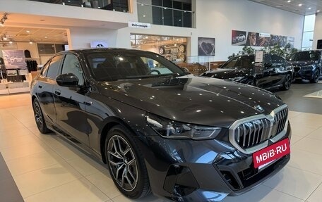 BMW 5 серия, 2025 год, 7 350 000 рублей, 6 фотография