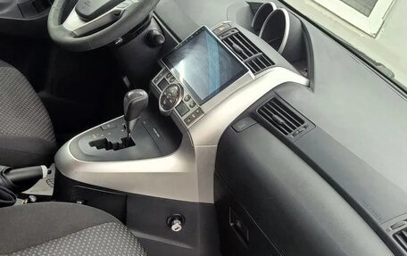 Toyota Verso I, 2011 год, 880 000 рублей, 22 фотография