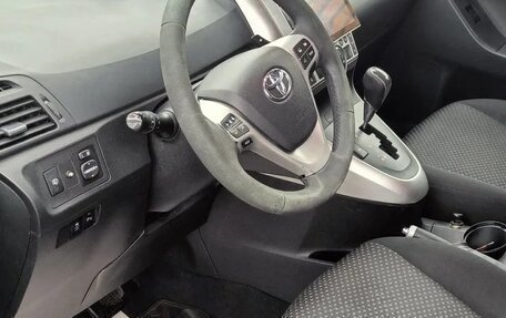 Toyota Verso I, 2011 год, 880 000 рублей, 23 фотография