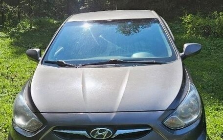 Hyundai Solaris II рестайлинг, 2011 год, 650 000 рублей, 2 фотография