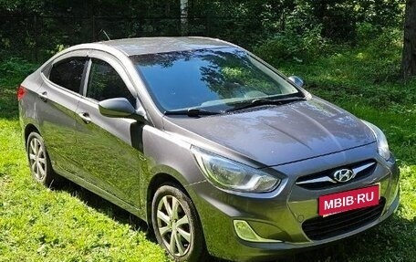 Hyundai Solaris II рестайлинг, 2011 год, 650 000 рублей, 4 фотография