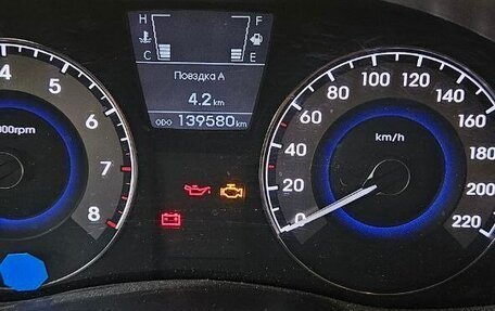 Hyundai Solaris II рестайлинг, 2011 год, 650 000 рублей, 5 фотография