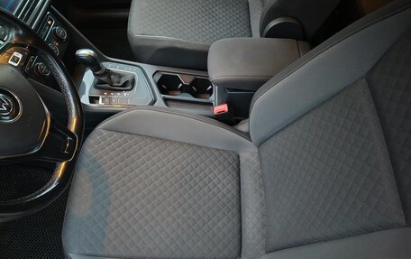 Volkswagen Tiguan II, 2017 год, 1 830 000 рублей, 6 фотография