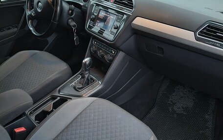 Volkswagen Tiguan II, 2017 год, 1 830 000 рублей, 7 фотография