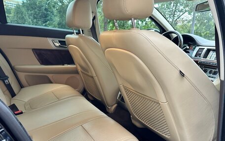 Jaguar XF I рестайлинг, 2013 год, 1 980 000 рублей, 15 фотография