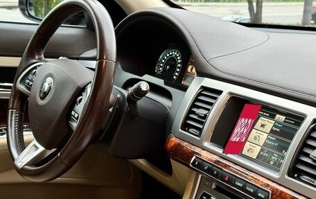Jaguar XF I рестайлинг, 2013 год, 1 980 000 рублей, 10 фотография