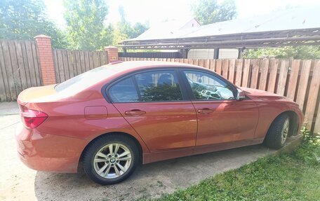 BMW 3 серия, 2017 год, 1 200 000 рублей, 3 фотография