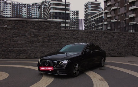 Mercedes-Benz E-Класс, 2016 год, 2 650 000 рублей, 2 фотография