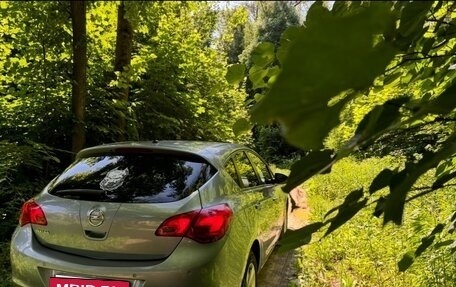 Opel Astra J, 2011 год, 750 000 рублей, 3 фотография