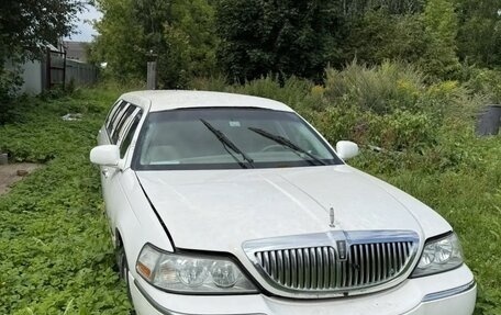 Lincoln Town Car III рестайлинг, 2005 год, 50 000 рублей, 4 фотография