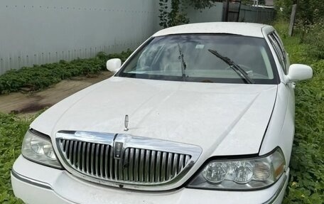 Lincoln Town Car III рестайлинг, 2005 год, 50 000 рублей, 5 фотография