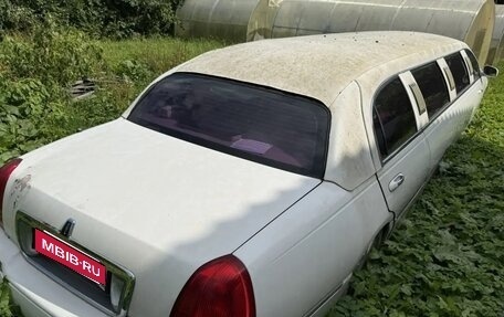 Lincoln Town Car III рестайлинг, 2005 год, 50 000 рублей, 8 фотография