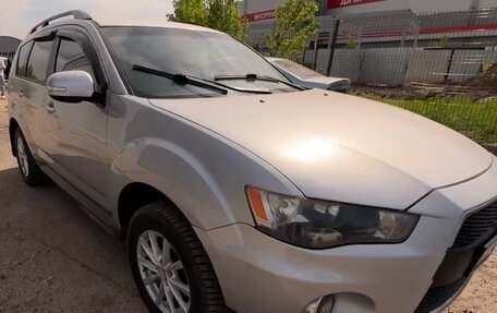 Mitsubishi Outlander III рестайлинг 3, 2011 год, 918 000 рублей, 3 фотография