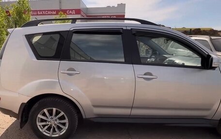 Mitsubishi Outlander III рестайлинг 3, 2011 год, 918 000 рублей, 4 фотография