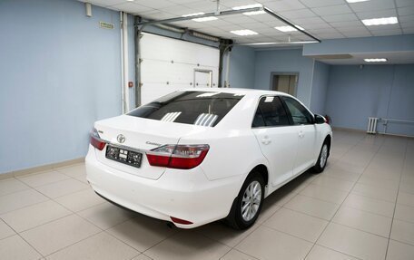 Toyota Camry, 2015 год, 1 899 000 рублей, 3 фотография