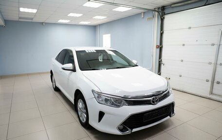 Toyota Camry, 2015 год, 1 899 000 рублей, 4 фотография