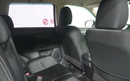 Mitsubishi Outlander III рестайлинг 3, 2017 год, 2 078 000 рублей, 11 фотография