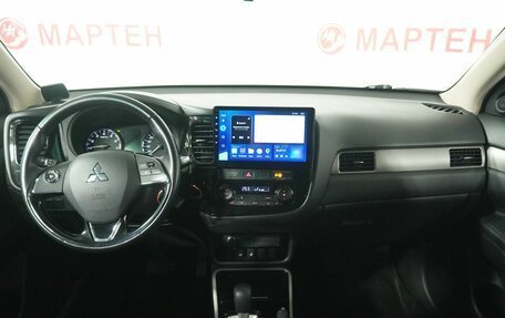 Mitsubishi Outlander III рестайлинг 3, 2017 год, 2 078 000 рублей, 17 фотография