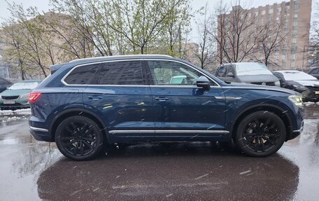 Volkswagen Touareg III, 2018 год, 4 900 000 рублей, 3 фотография