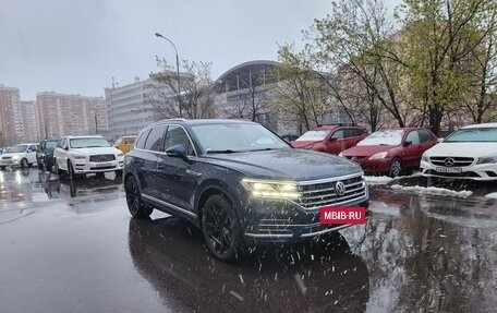 Volkswagen Touareg III, 2018 год, 4 900 000 рублей, 2 фотография