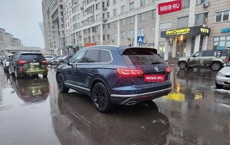 Volkswagen Touareg III, 2018 год, 4 900 000 рублей, 6 фотография