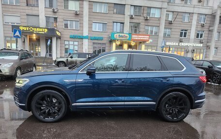 Volkswagen Touareg III, 2018 год, 4 900 000 рублей, 7 фотография