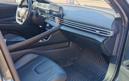 Hyundai Elantra, 2024 год, 2 299 000 рублей, 19 фотография