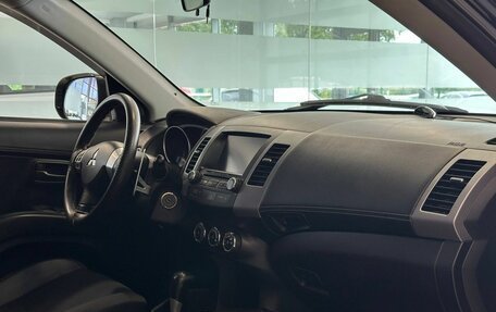 Mitsubishi Outlander III рестайлинг 3, 2011 год, 997 000 рублей, 8 фотография
