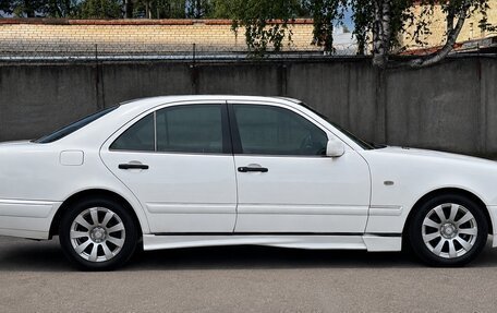 Mercedes-Benz E-Класс, 1996 год, 310 000 рублей, 4 фотография