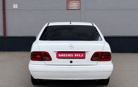Mercedes-Benz E-Класс, 1996 год, 310 000 рублей, 7 фотография
