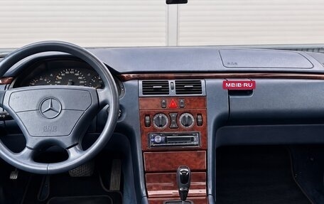 Mercedes-Benz E-Класс, 1996 год, 310 000 рублей, 10 фотография