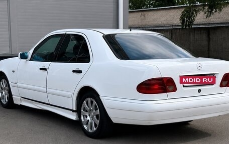 Mercedes-Benz E-Класс, 1996 год, 310 000 рублей, 6 фотография