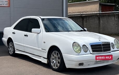 Mercedes-Benz E-Класс, 1996 год, 310 000 рублей, 3 фотография