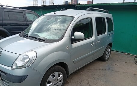 Renault Kangoo II рестайлинг, 2012 год, 1 000 000 рублей, 11 фотография