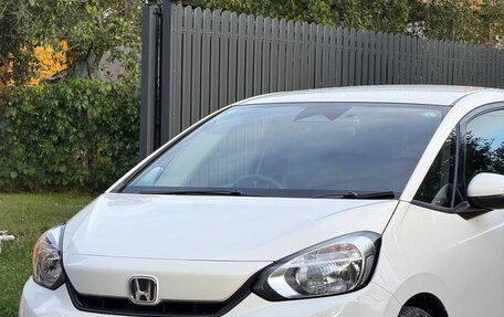 Honda Fit, 2022 год, 1 500 000 рублей, 2 фотография