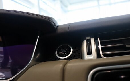 Land Rover Range Rover IV рестайлинг, 2018 год, 5 380 000 рублей, 15 фотография