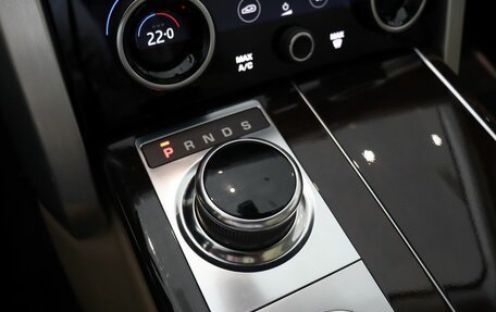 Land Rover Range Rover IV рестайлинг, 2018 год, 5 380 000 рублей, 22 фотография