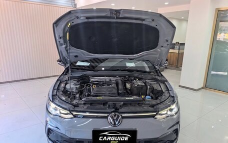Volkswagen Golf VIII, 2022 год, 1 990 000 рублей, 6 фотография