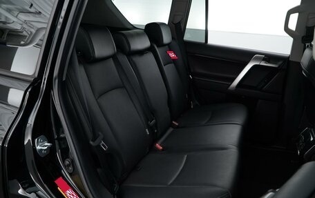 Toyota Land Cruiser Prado 150 рестайлинг 2, 2020 год, 5 800 000 рублей, 9 фотография