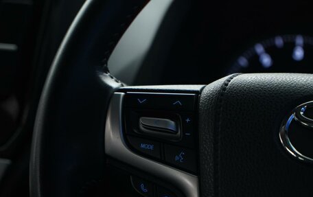 Toyota Land Cruiser Prado 150 рестайлинг 2, 2020 год, 5 800 000 рублей, 18 фотография