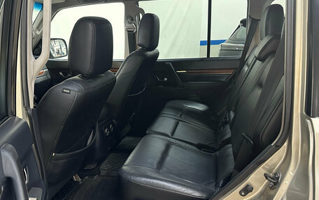 Mitsubishi Pajero IV, 2007 год, 920 000 рублей, 10 фотография