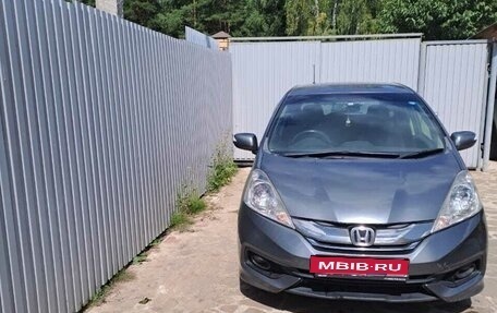 Honda Fit Shuttle I рестайлинг, 2014 год, 900 000 рублей, 1 фотография