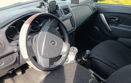 Renault Logan II, 2017 год, 550 000 рублей, 5 фотография