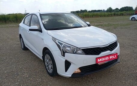 KIA Rio IV, 2021 год, 1 568 000 рублей, 2 фотография