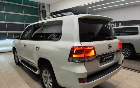 Toyota Land Cruiser 200, 2019 год, 6 890 000 рублей, 4 фотография