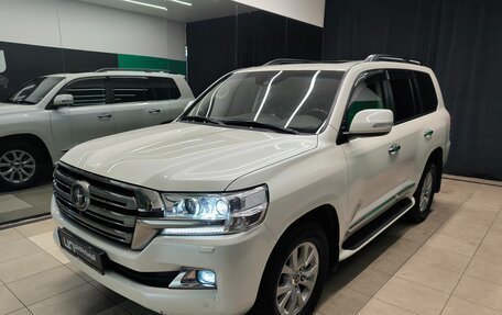 Toyota Land Cruiser 200, 2019 год, 6 890 000 рублей, 3 фотография