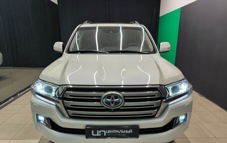 Toyota Land Cruiser 200, 2019 год, 6 890 000 рублей, 2 фотография