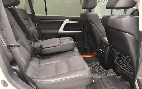Toyota Land Cruiser 200, 2019 год, 6 890 000 рублей, 11 фотография